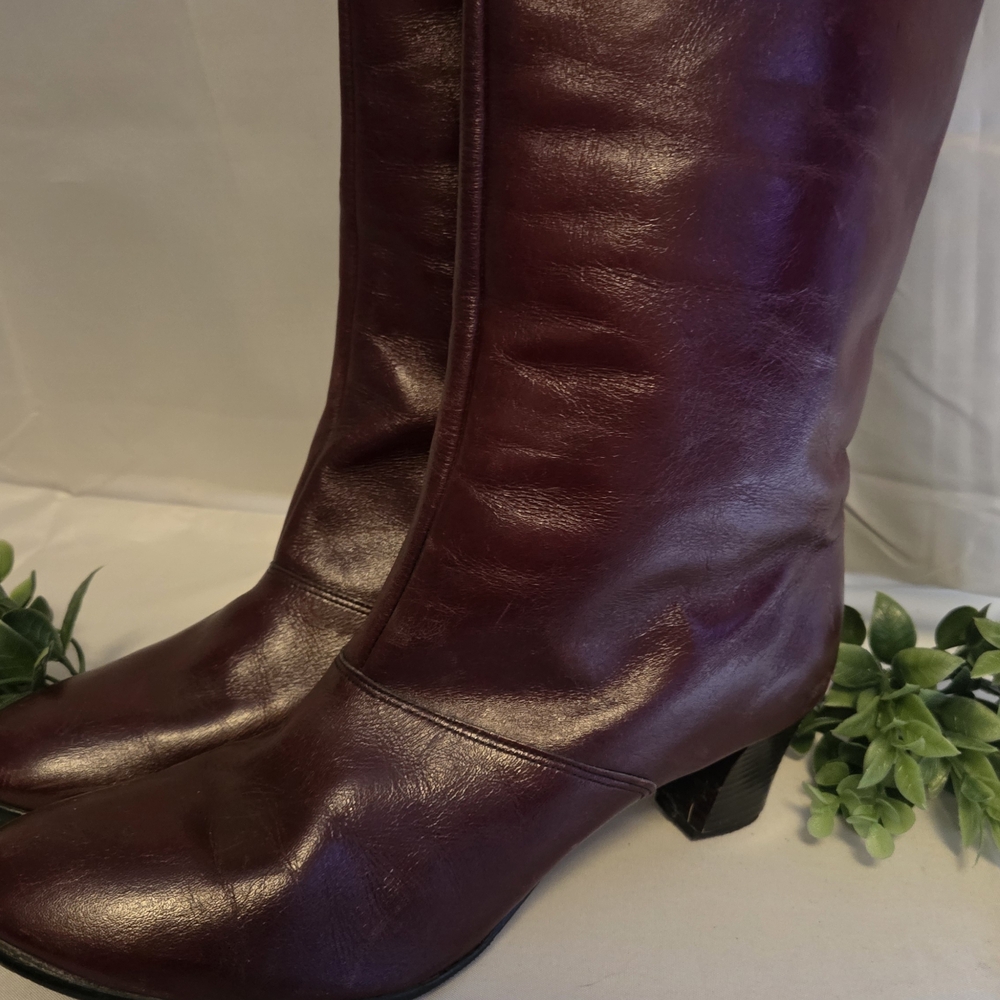 Vintage Burgundy Leather Short Boots 8.5M Chunky Heel Retro 90s Minimalist